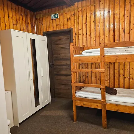 Schronisko Gosciniec Rownica * Ustron