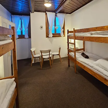 Gæstehus Schronisko Gosciniec Rownica *