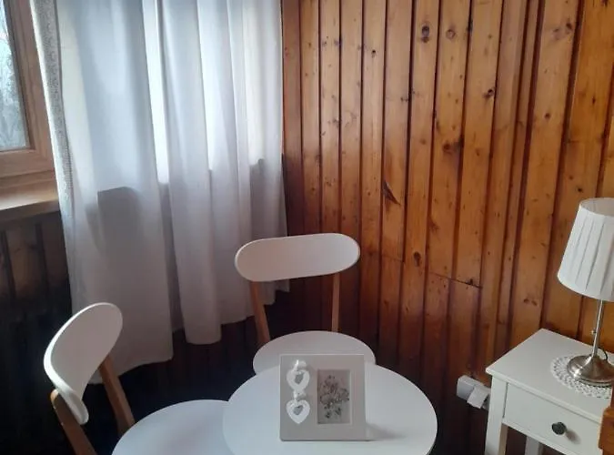 בית הארחה Schronisko Gosciniec Rownica אוסטראון