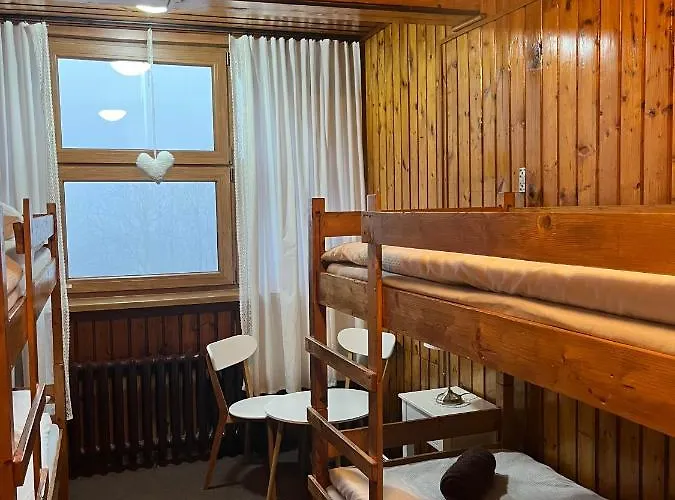 Konukevi Schronisko Gosciniec Rownica