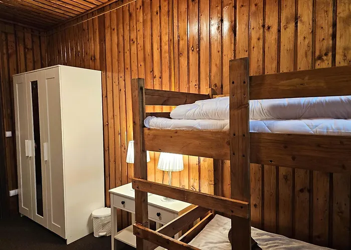 Schronisko Gosciniec Rownica *