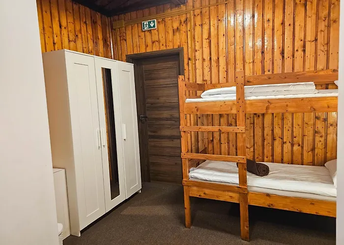 Schronisko Gosciniec Rownica * Ustron