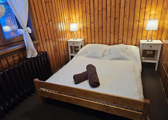 Schronisko Gosciniec Rownica Konukevi *