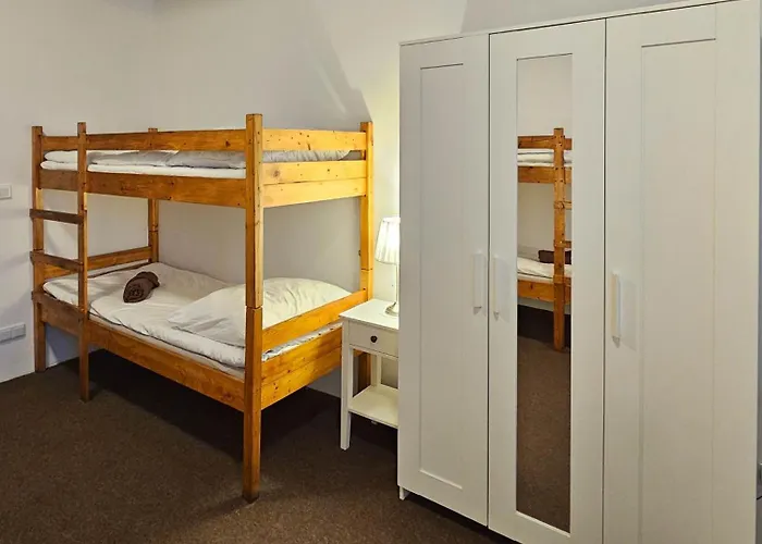 Schronisko Gosciniec Rownica אוסטראון