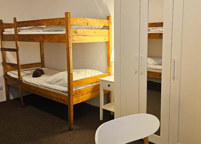 Schronisko Gosciniec Rownica אוסטראון